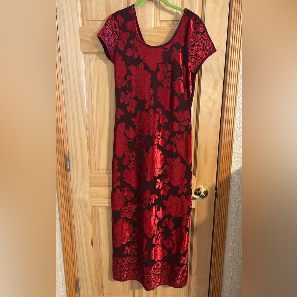 Caroline Wells Floral Red Velvet Burnout Midi Dress